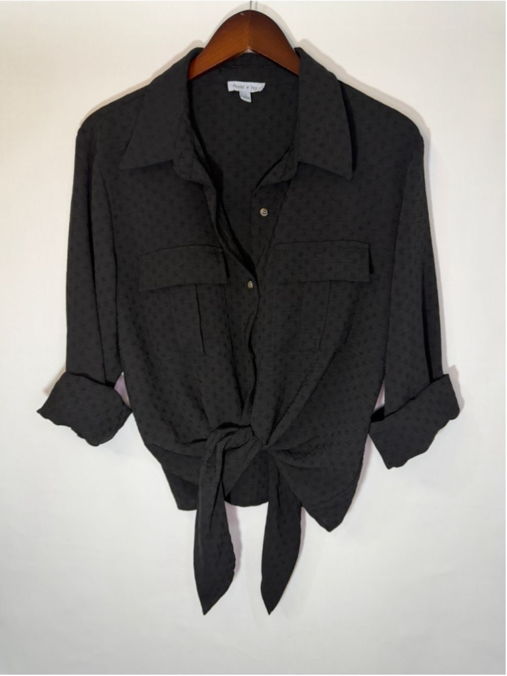 Floral & Ivy Tie Front Button Down Shirt Black Size L Women’s